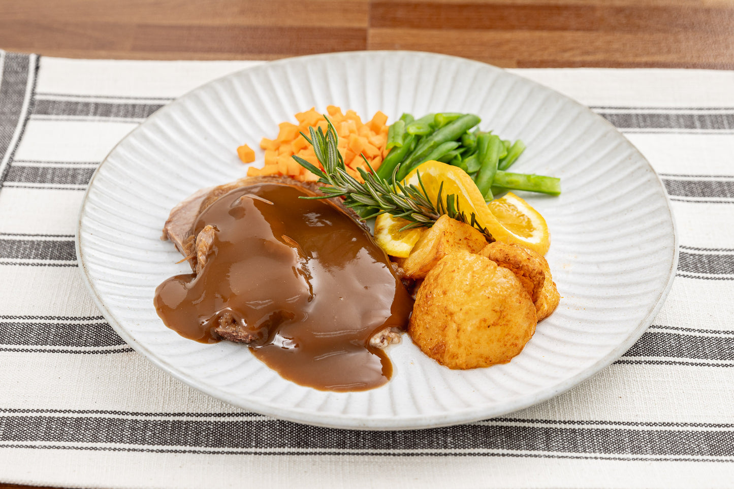 Lamb Roast with Gravy